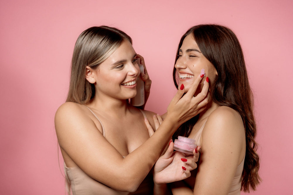 applicazione crema viso skin date di clessydra cosmetics